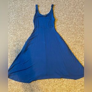 Olivia Rae Sleeveless Midi Dress